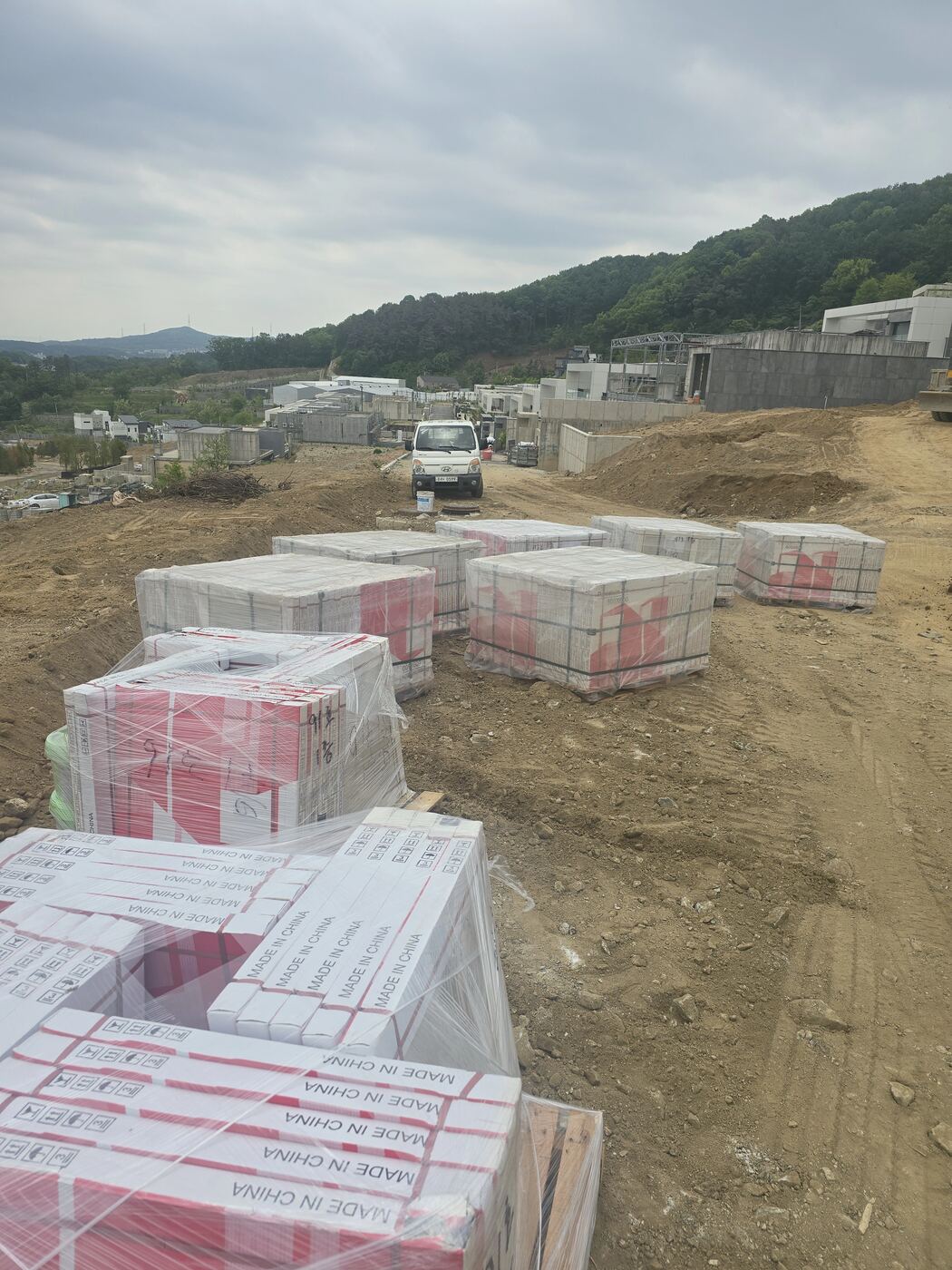 용인 신축 다세대주택 욕실 자재 준비 현장